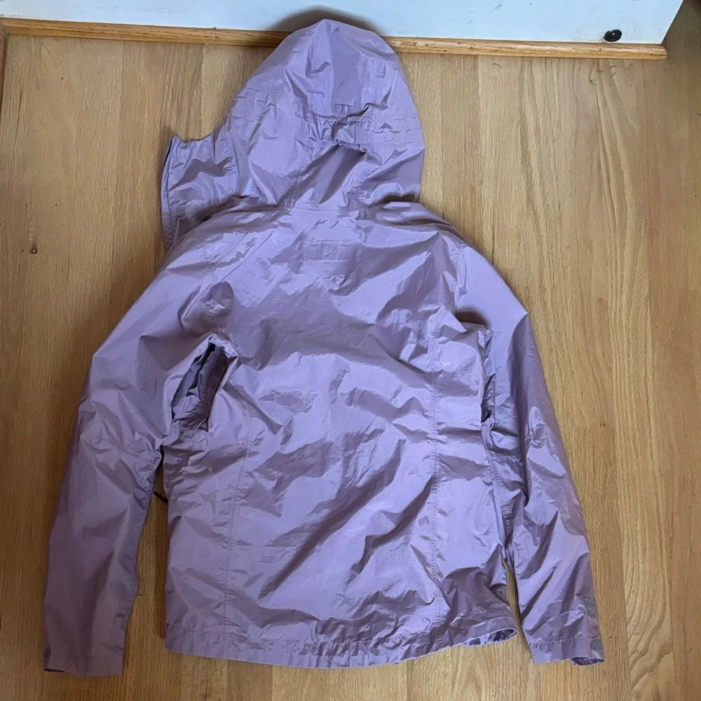 Mountain Hardwear Women's Lavender Wind and Rain Jacket XS - Picture 8 of 8